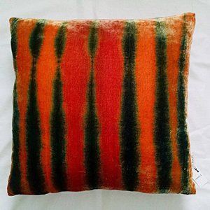 Handmade, Hand dyed Shibori Pillow. 19"X19".